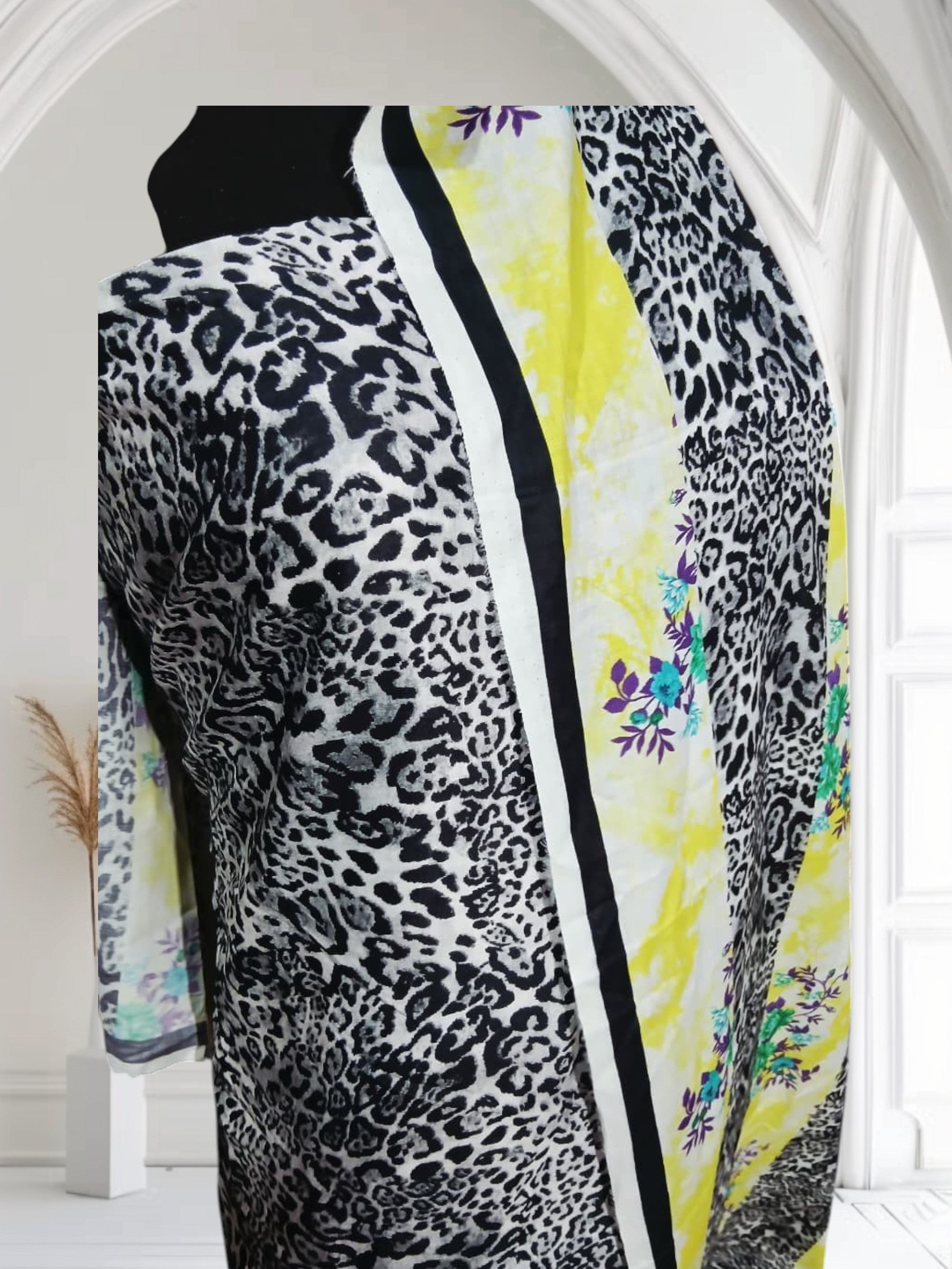 🌸 MMC All-Over Printed Lawn – 3 Piece Suit 🌸